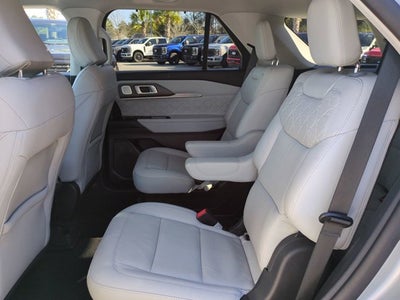 2025 Ford Explorer Platinum