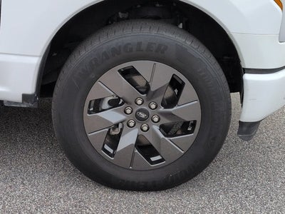2024 Ford F-150 Lightning Flash