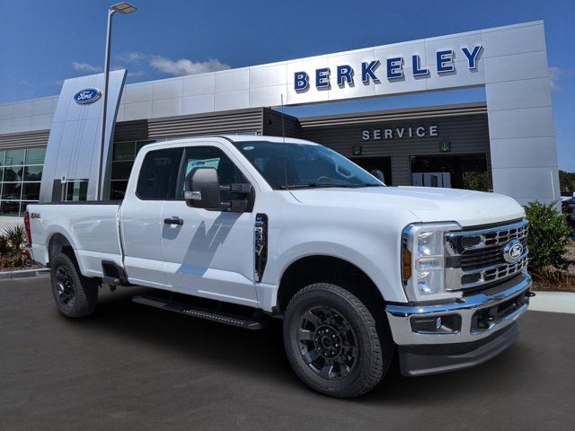 2027 Ford Super Duty F-250 SRW XLT