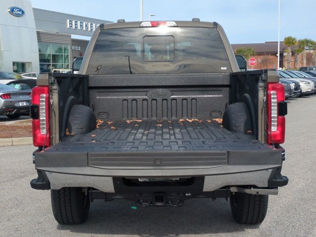 2026 Ford Super Duty F-350 SRW LARIAT