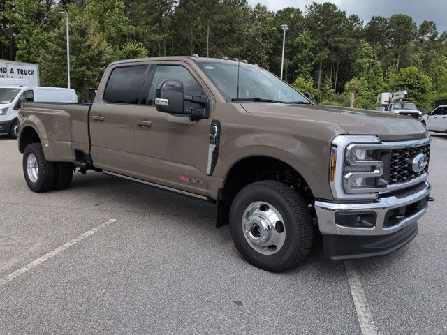 2026 Ford Super Duty F-350 DRW LARIAT