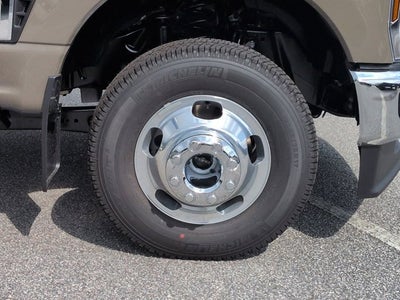2026 Ford Super Duty F-350 DRW LARIAT