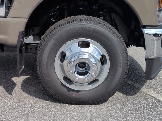 2026 Ford Super Duty F-350 DRW LARIAT