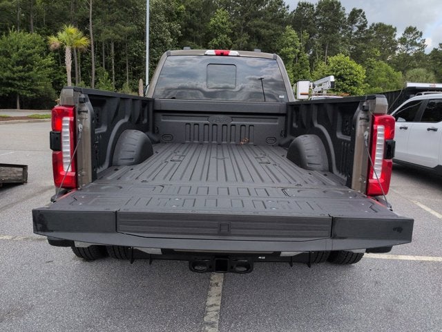 2026 Ford Super Duty F-350 DRW LARIAT