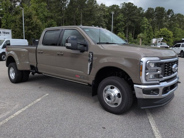 2026 Ford Super Duty F-350 DRW LARIAT