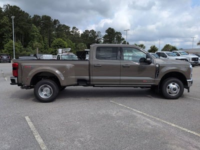 2026 Ford Super Duty F-350 DRW LARIAT