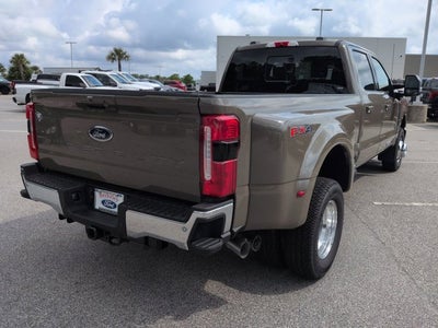 2026 Ford Super Duty F-350 DRW LARIAT