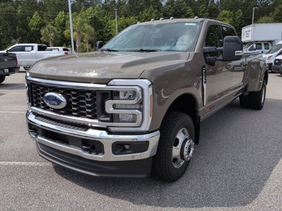 2026 Ford Super Duty F-350 DRW LARIAT