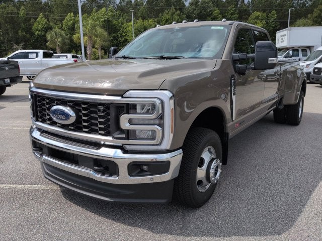 2026 Ford Super Duty F-350 DRW LARIAT