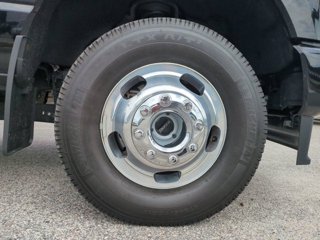 2025 Ford Super Duty F-350 DRW Platinum