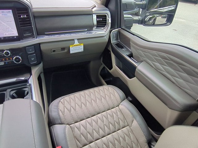 2025 Ford Super Duty F-350 DRW Platinum