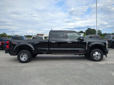 2025 Ford Super Duty F-350 DRW Platinum