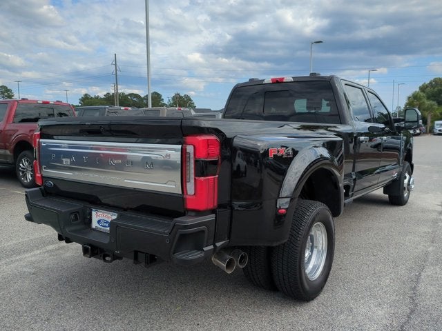 2025 Ford Super Duty F-350 DRW Platinum