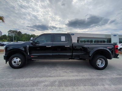 2025 Ford Super Duty F-350 DRW Platinum
