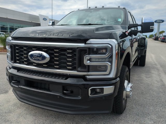 2025 Ford Super Duty F-350 DRW Platinum