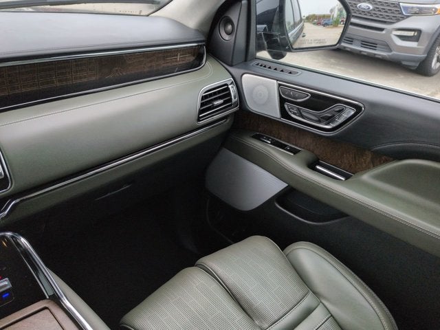 2022 Lincoln Navigator Black Label