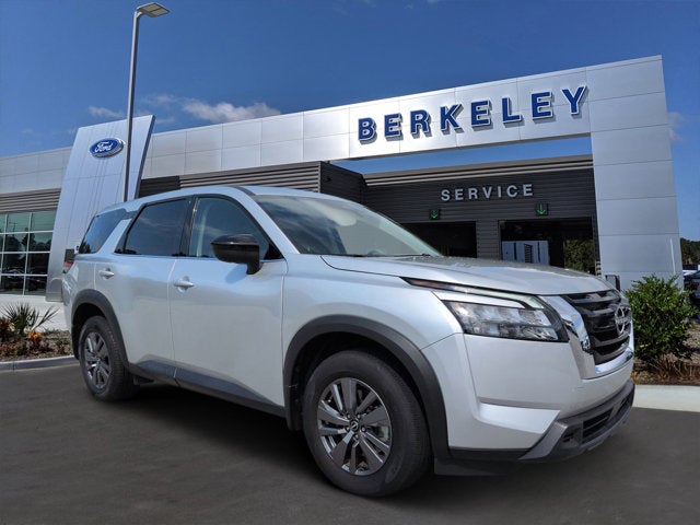 2025 Nissan Pathfinder S