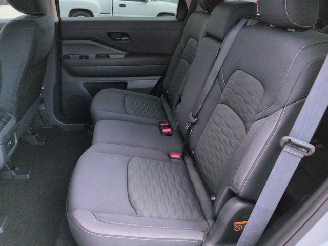 2025 Nissan Pathfinder S