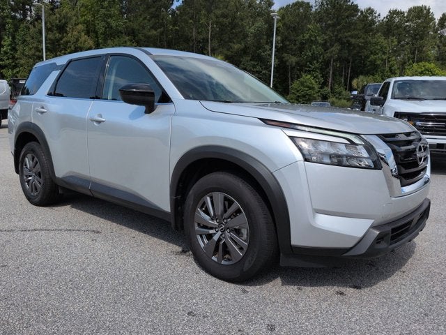 2025 Nissan Pathfinder S