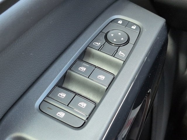 2025 Nissan Pathfinder S