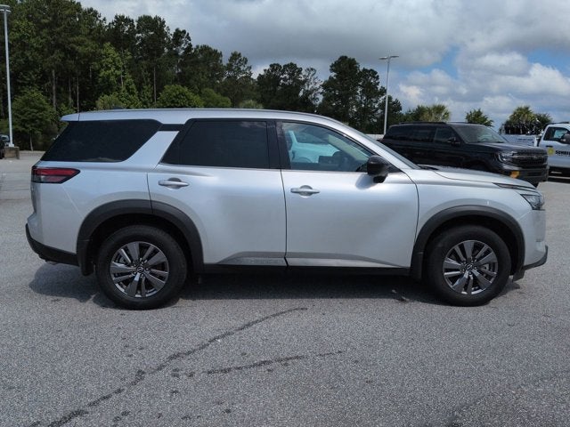 2025 Nissan Pathfinder S
