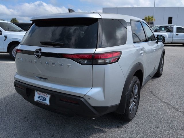 2025 Nissan Pathfinder S