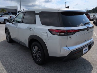 2025 Nissan Pathfinder S