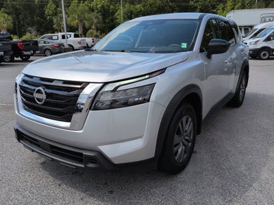 2025 Nissan Pathfinder S