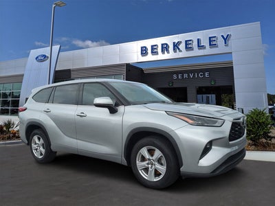 2022 Toyota Highlander LE