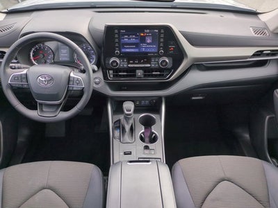 2022 Toyota Highlander LE