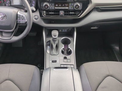 2022 Toyota Highlander LE