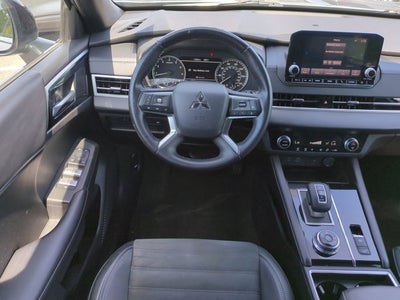 2022 Mitsubishi Outlander SE