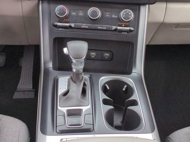 2023 Kia Carnival LX