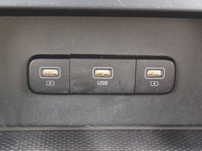 2023 Kia Carnival LX