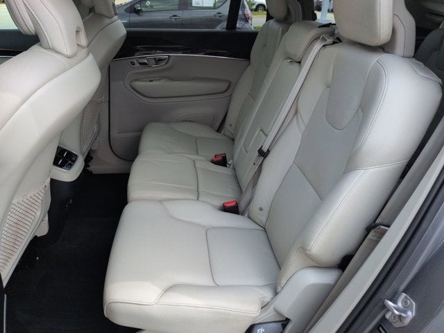 2019 Volvo XC90 Momentum