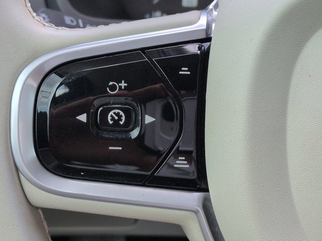 2019 Volvo XC90 Momentum